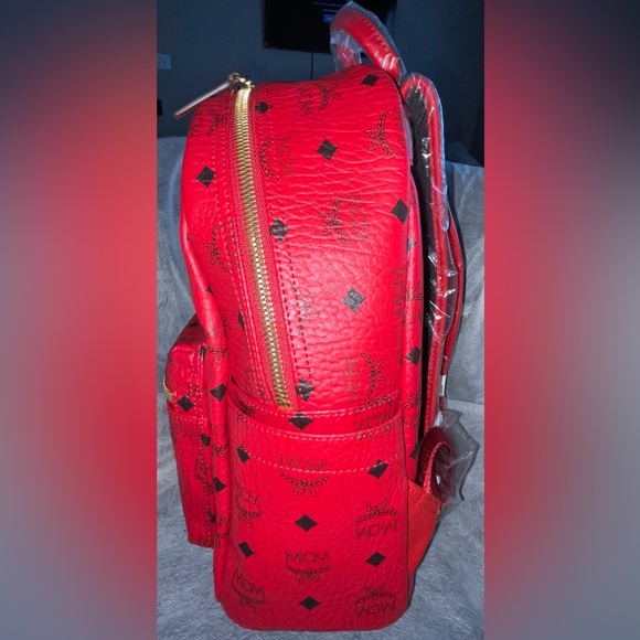 MCM VISETOS SMALL STARK SIGNATURE MONOGRAM LOGO BACKPACK BOOKBAG RUBY RED $720 - Picture 6 of 16